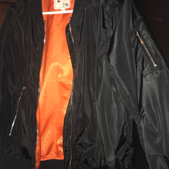 Bomber jacket - Picture 3 of 3